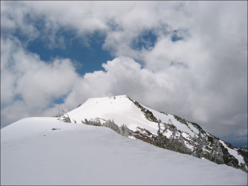 2005-06-18 Relay Peak (20) Looks like winter day in February rather than mid June